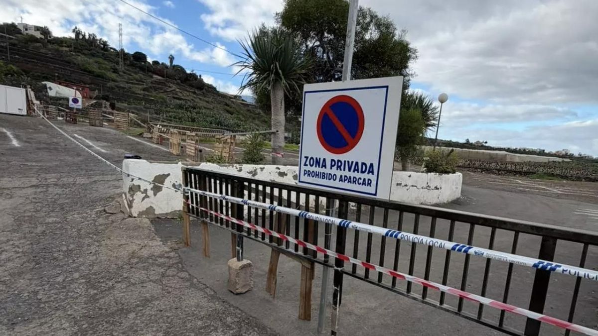 Los dos restaurantes de El Bollullo defienden el aparcamiento privado como la única forma de garantizar "un acceso seguro" a la playa