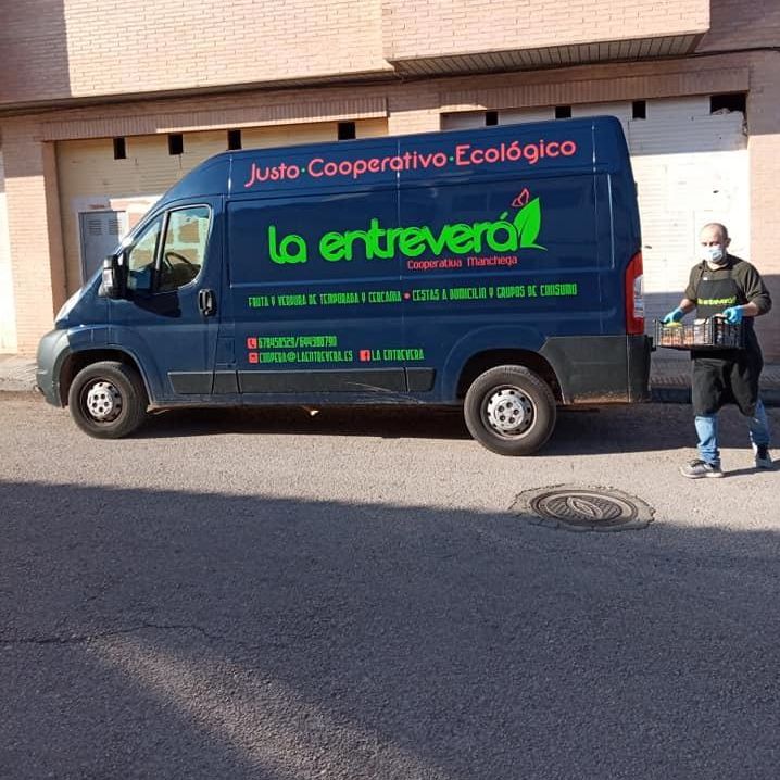 Furgoneta de reparto de 'La Entreverá'