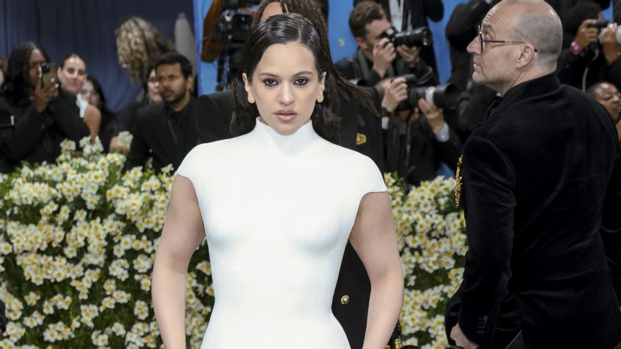 Sólo cinco días para escuchar al completo 'Lux', el nuevo y esperado disco de Rosalía