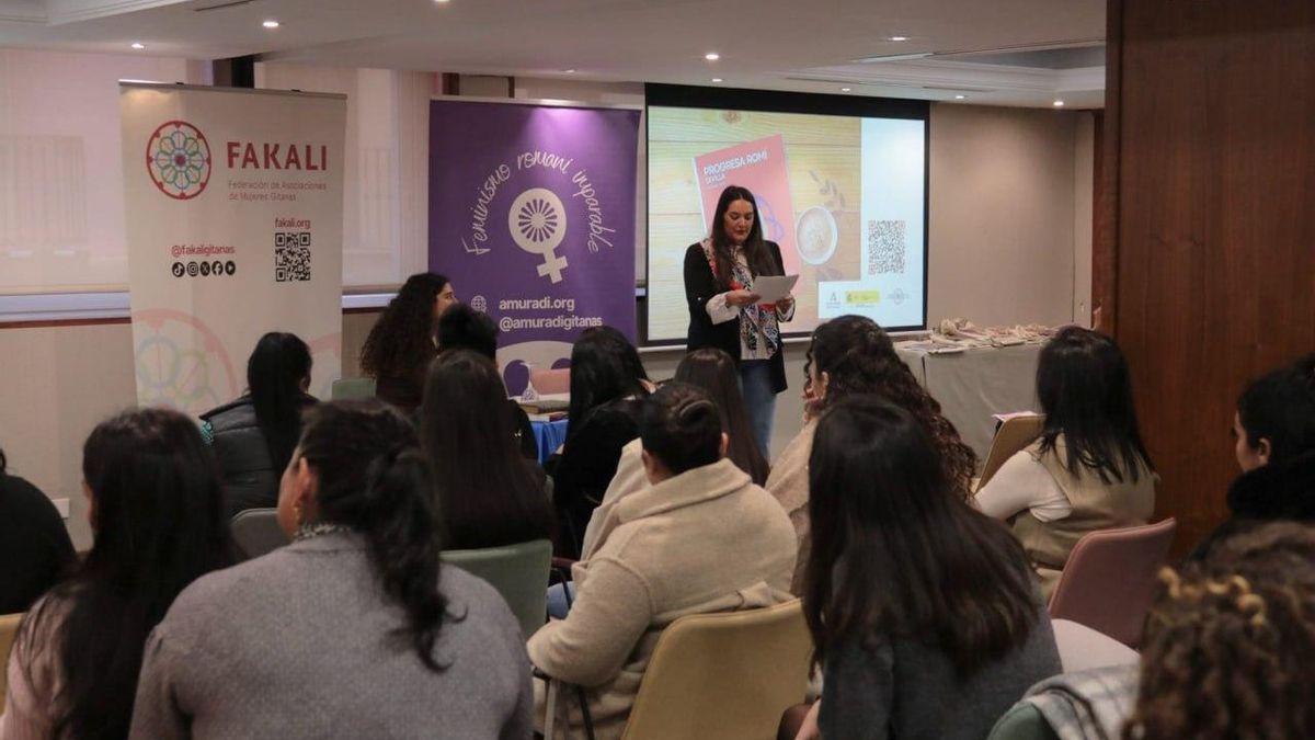 Presentación del informe Progresa Romí, sobre la mujer gitana en Sevilla, de la asociación Amuradi.