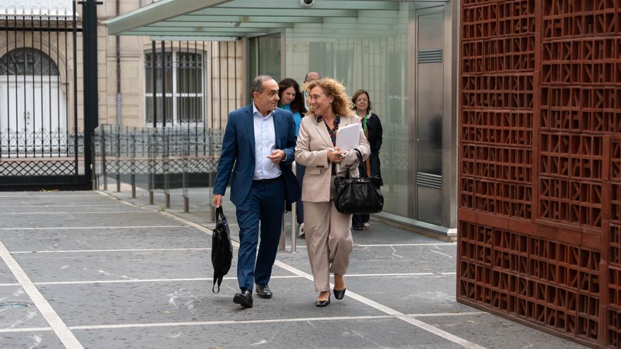 Las tarjetas Bat, Barik y Mugi podrán usarse en todos los transportes públicos de Euskadi antes de fin de año