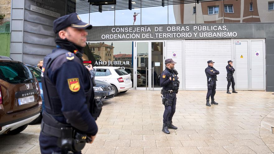 PP y PRC se enzarzan a cuenta de las dos décadas de contratos irregulares en las carreteras de Cantabria