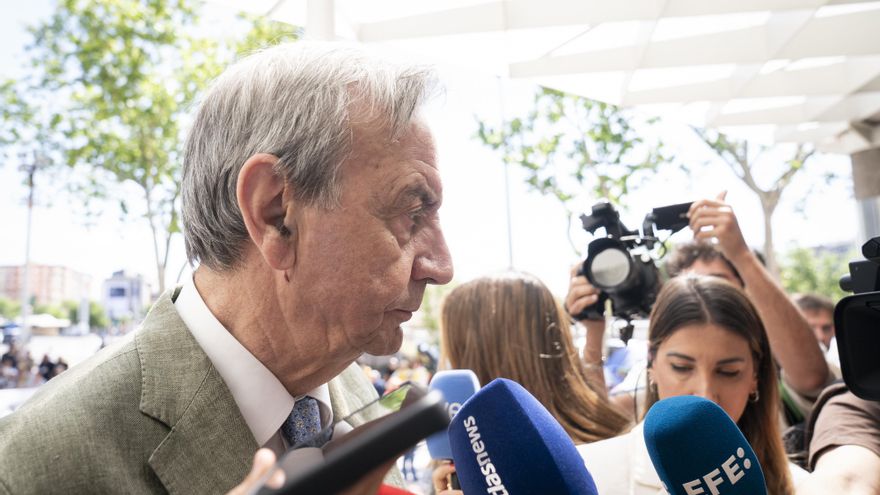 El exasesor de Ayuso investigado por las muertes en residencias apunta a Fernando Simón: "Si hay que buscar un culpable es él"