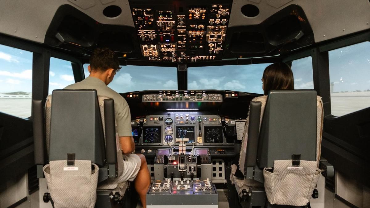 La Universidad de León, primera de España en tener un simulador Boeing 737 con certificación oficial