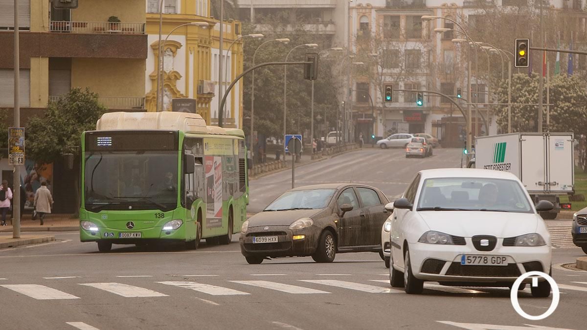 Córdoba amanece enfangada tras una histórica lluvia de barro de madrugada