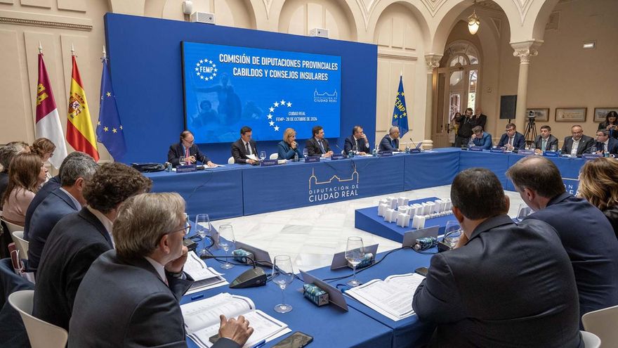 La presidenta de la FEMP anuncia que pedirá a Pedro Sánchez abordar la financiación local: "Es ahora o nunca"