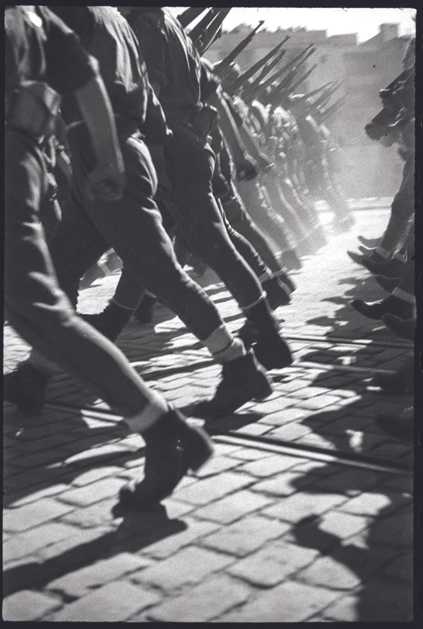 Antoni Campañà. Sin título [Tropas italianas en el «Desfile de la Victoria» franquista], 21 de febrero de 1939. Arxiu Campañà