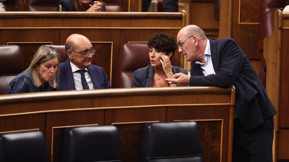 El PNV se inclina por salvar el primero de los decretos de Vivienda en la diputación permanente y por tumbar el segundo
