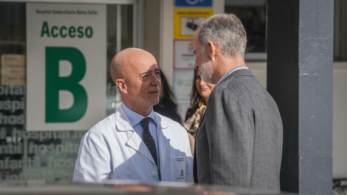Llegada de los Reyes Felipe y Letizia al Hospital Reina Sofía