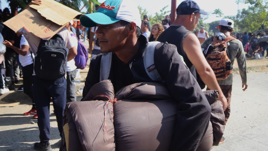 El Gobierno de México afirma que ha atendido a la caravana migrante pese a las denuncias