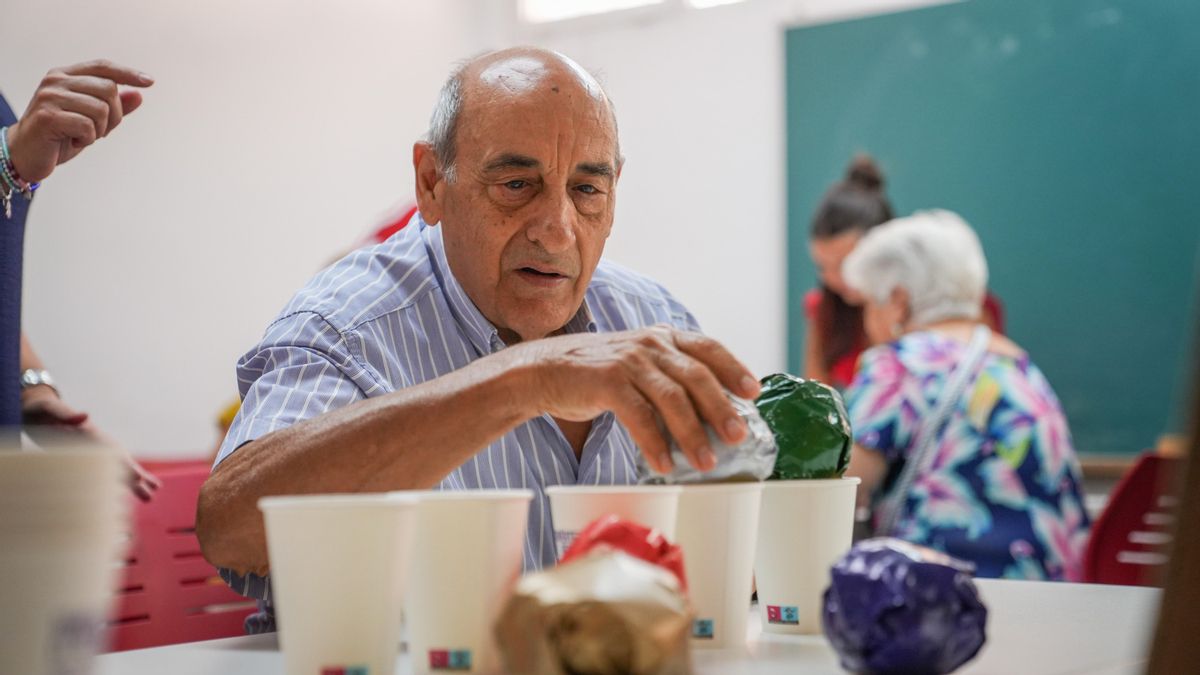 Cruz Roja celebra una actividad intergeneracional frente a la soledad estival