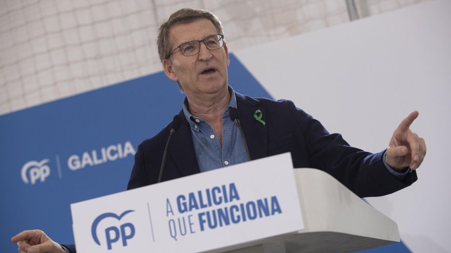 El presidente del PP, Alberto Núñez Feijóo, interviene durante una comida del Partido Popular, en el Pabellón Óscar Pereiro, a 4 de febrero de 2024, en Mos, Pontevedra, Galicia (España).