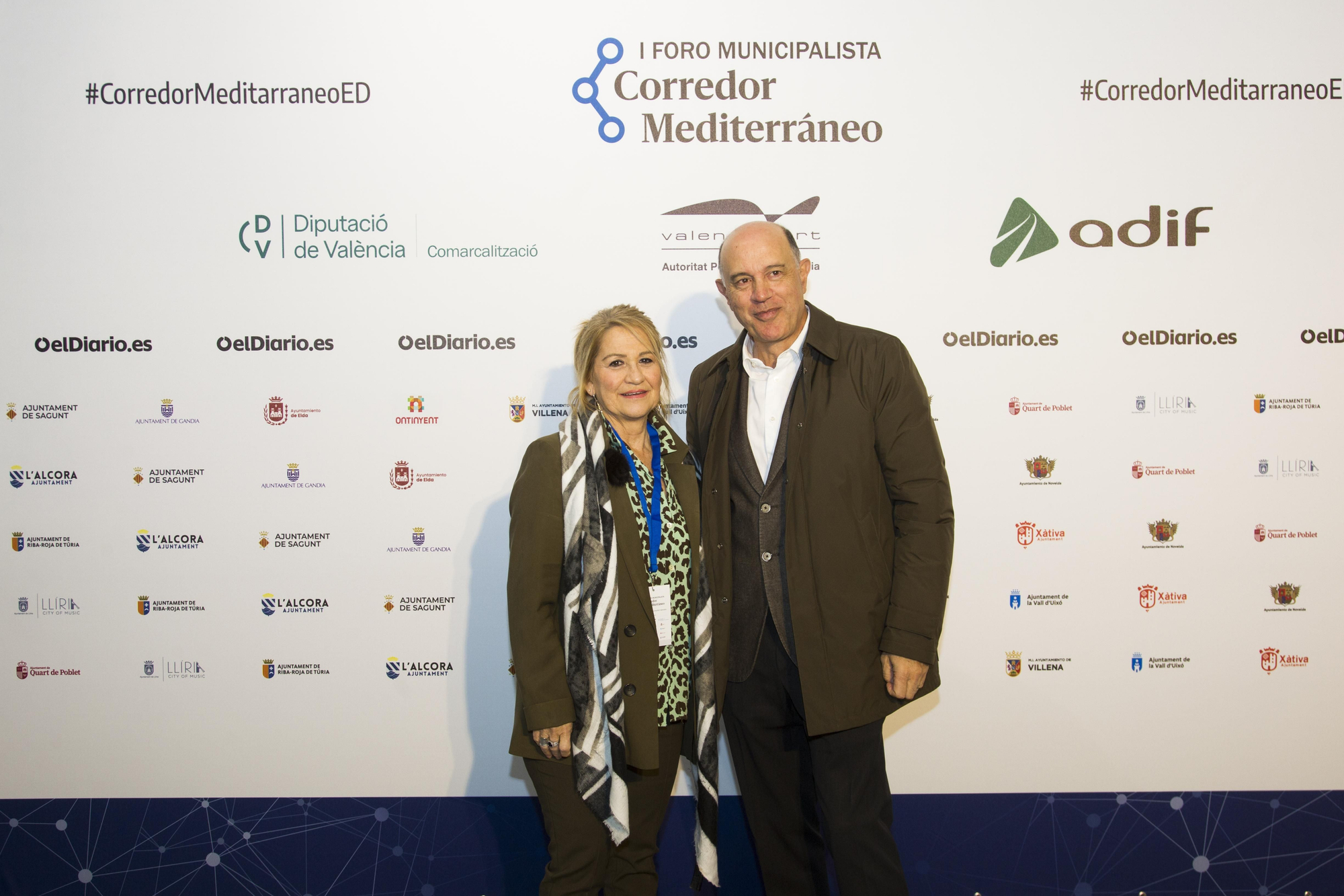 Inmaculada Rodríguez Piñero junto al presidente de Rover Alcisa, Alfredo Rodríguez.