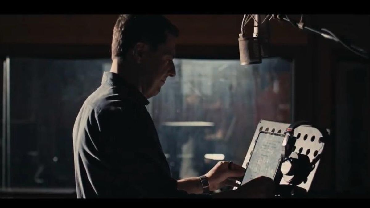 El presidente popular, Juanma Moreno, en el videoclip de la canción 'Kilómetro Sur'.