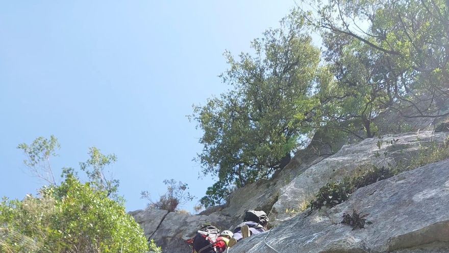 Rescate en vía ferrata de Ramales