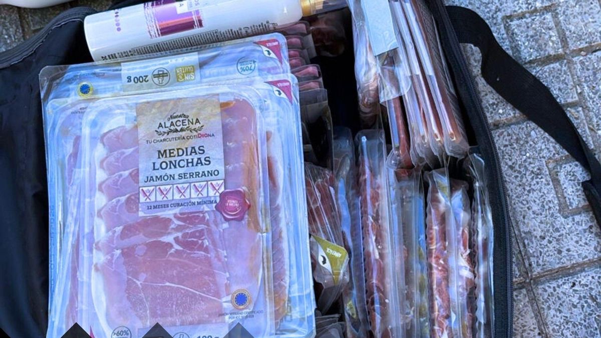 Embutidos y productos cosméticos incautados por la Policía Local de Puente Genil en la actuación.