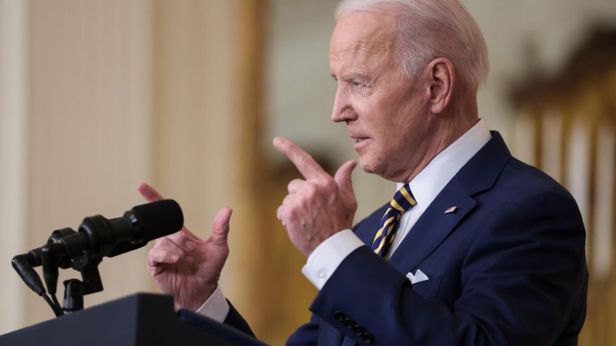 Biden le advirtió a Putin que si invade Ucrania, "será un desastre para Rusia"