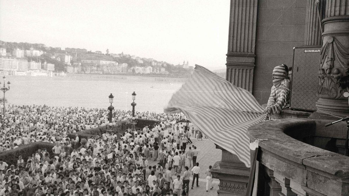 Recibimiento en los jardines de Alderdi Eder y en el Ayuntamiento