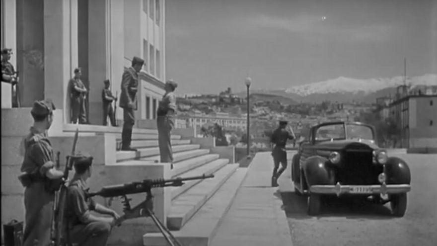 La película de culto alemana donde ondeó la bandera comunista y que Franco censuró pese a favorecer su relato