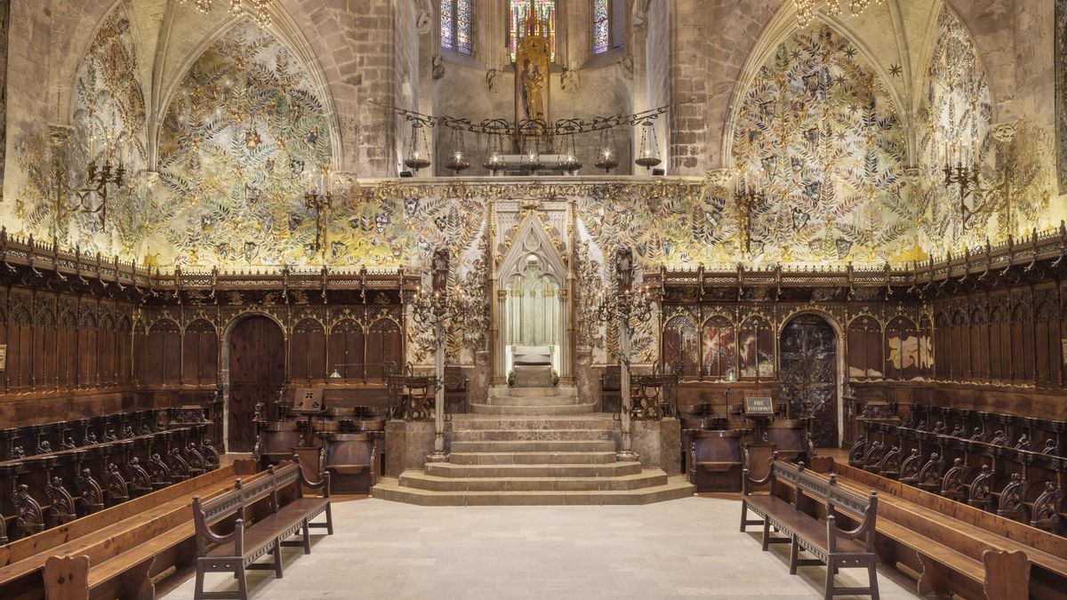 Antoni Gaudí realizó una reforma en La Seu entre 1904 y 1915.