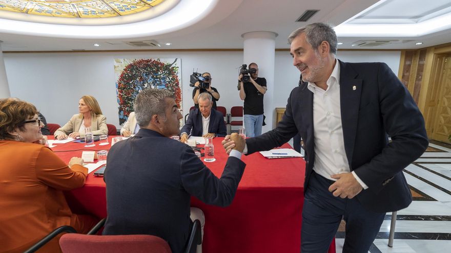 El Gobierno canario se desentiende de sus competencias y deja la acogida de menores migrantes en manos del Estado