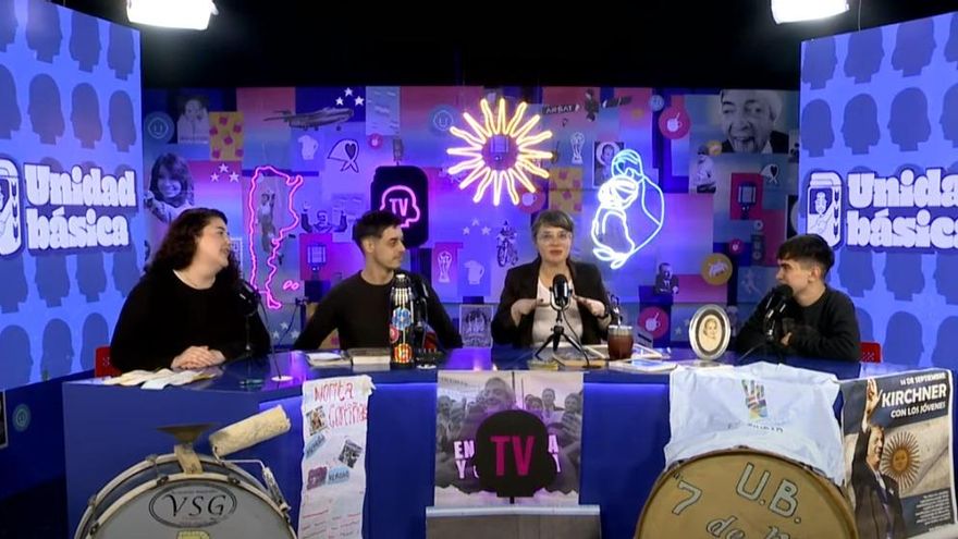 Libertarios y peronistas en streaming: cómo y por qué la política quiso unidades básicas en Youtube