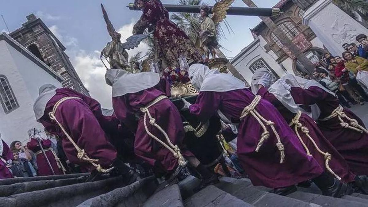 J.J. Rodríguez-Lewis aborda los  aspectos históricos-artísticos de la Semana Santa  de la capital palmera