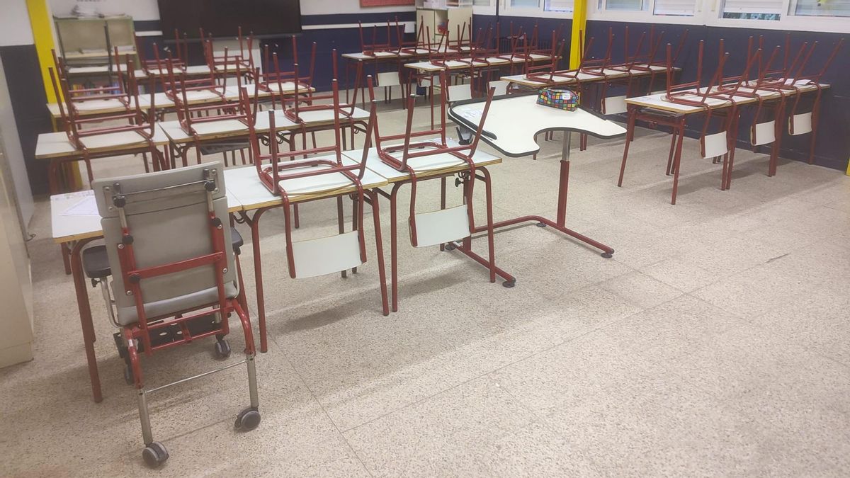 Una de las aulas del CEIP Ciudad de Jaén con sillas adaptadas para alumnos con discapacidad