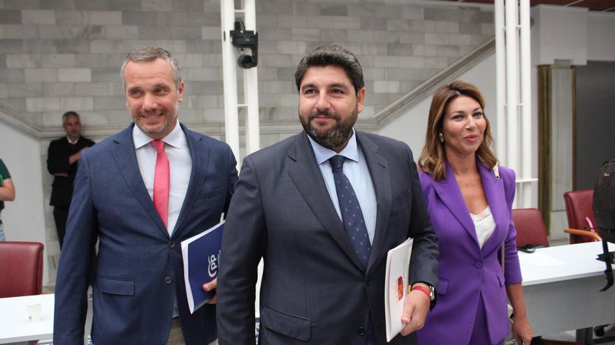 Vox inviste en Murcia a López Miras y ya es el sexto presidente autonómico del PP nombrado gracias a la extrema derecha