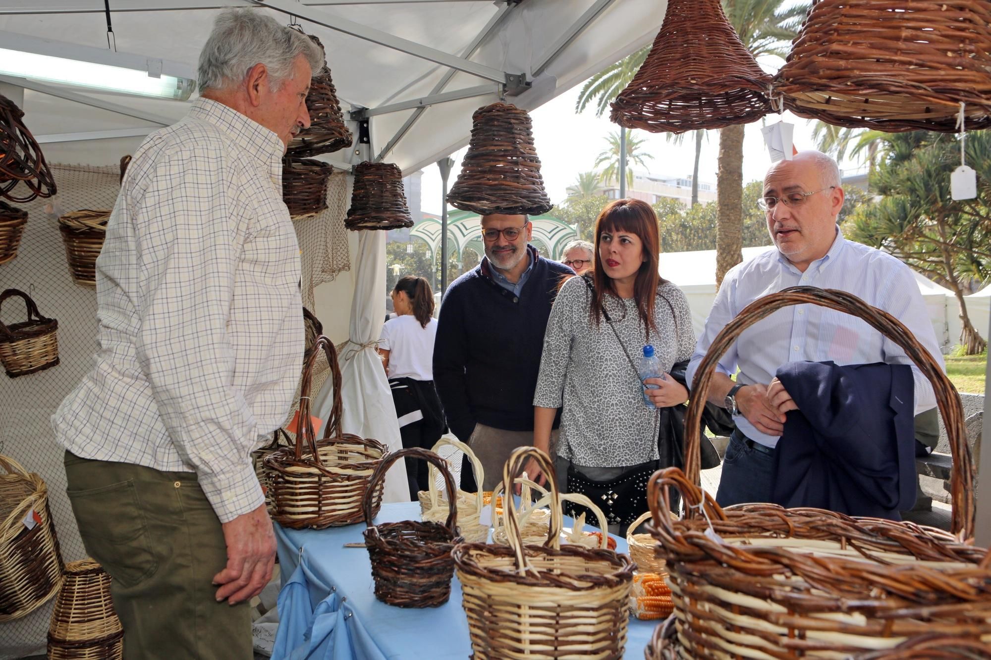 La 22ª Feria de Artesanía, en el Parque de San Telmo (Las Palmas de Gran Canaria).