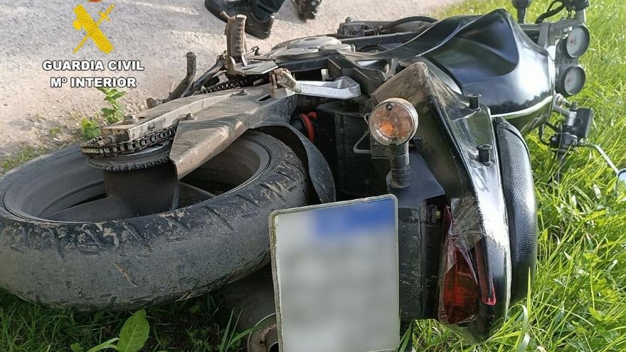 Detenido el conductor sin carné de una moto que se dio a la fuga a gran velocidad por la vía verde peatonal de Sarón