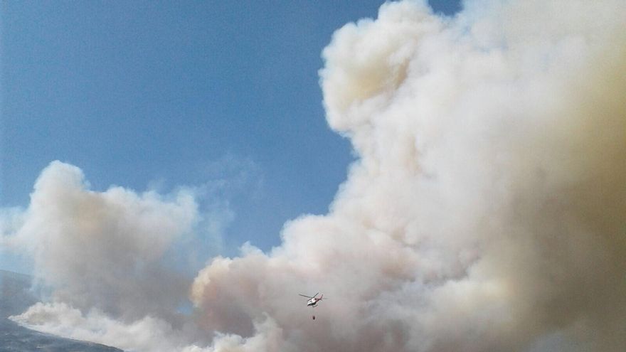 Archivo - Incendio forestal en Cantabria