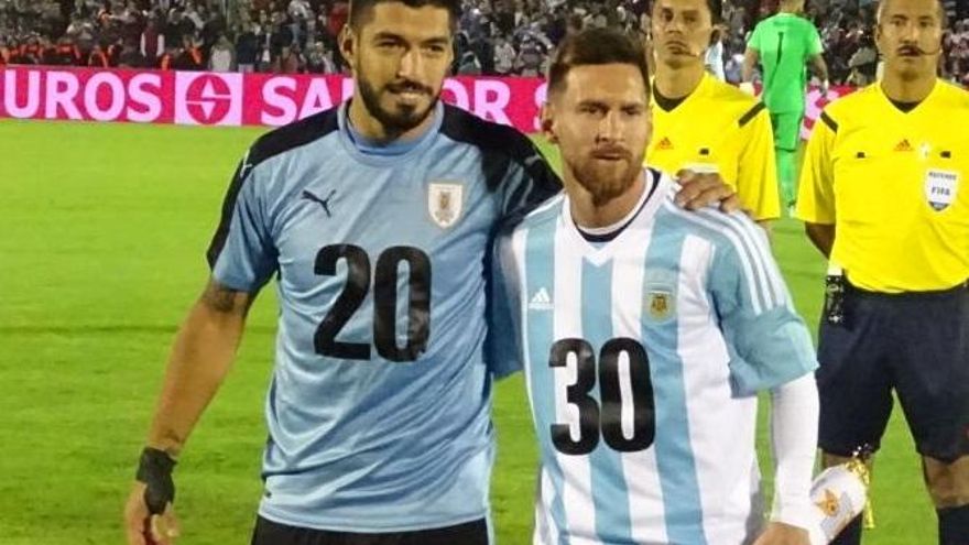 Argentina enfrenta a Uruguay en busca de mejorar la imagen y sumar tres puntos
