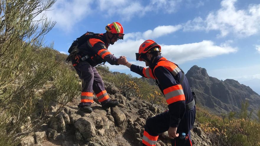 Intensas batidas en abruptos barrancos y senderos, así es la búsqueda de Jay, el turista desaparecido en Tenerife