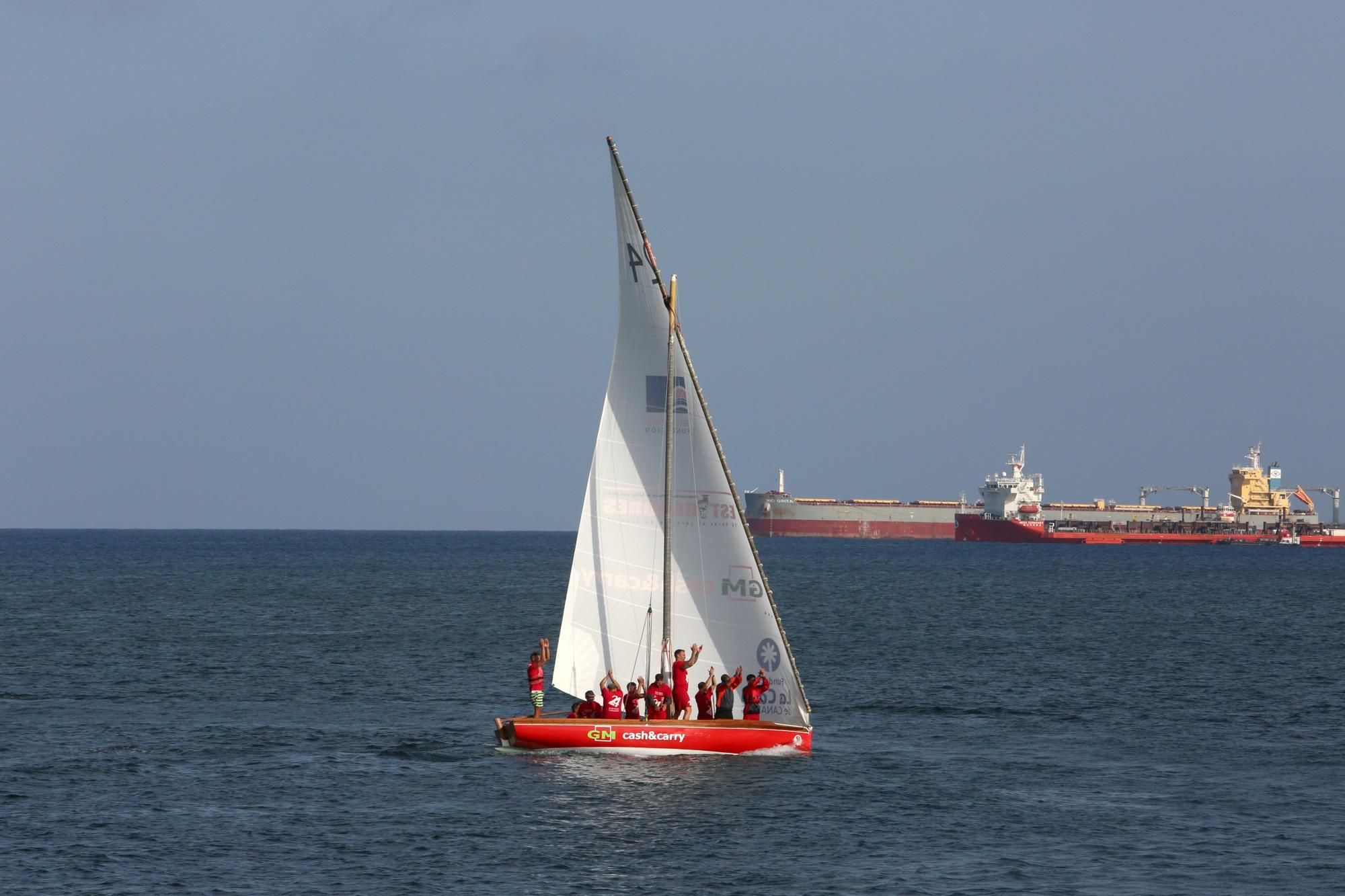 El Bote Poeta Tomás Morales durante la final del Torneo Eliminatorio Fundación La Caja de vela latina canaria (ALEJANDRO RAMOS)