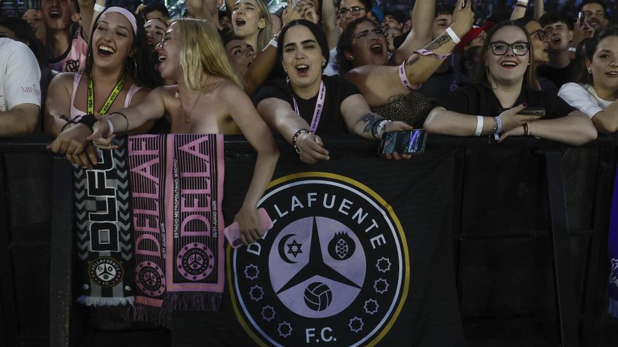 Dellafuente enamora a 65.000 personas en Madrid con su música folclórica atemporal