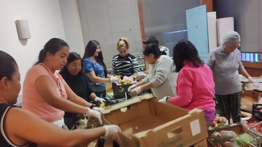 La Olla Solidaria: la red de apoyo vecinal a los necesitados en Zaragoza que sobrevive al cierre del Luis Buñuel