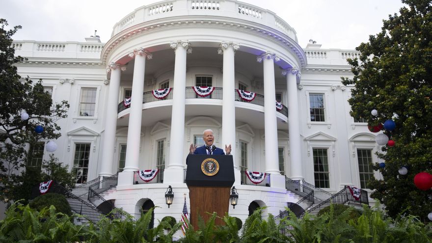 El presidente de Estados Unidos, Joe Biden, habla durante la celebración del Día de la Independencia en la Casa Blanca, en Washington (EE.UU.), hoy 4 de julio de 2021. EFE/EPA/MICHAEL REYNOLDS/POOL