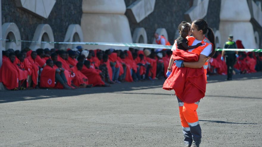 La Fiscalía, el Gobierno y la Policía aunarán criterios para agilizar las pruebas de edad a menores migrantes