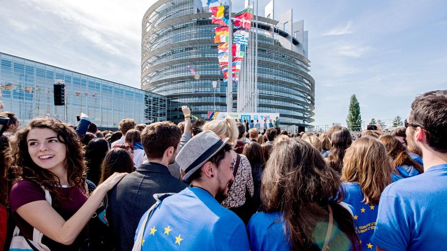 Las jóvenes y la construcción de Europa: "Irnos de Erasmus no es lo que nos preocupa de cara al futuro"