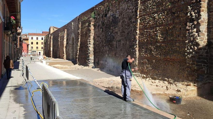 León cifra en 185.000 euros el sobrecoste de peatonalizar la muralla en Los Cubos con las condiciones de la Junta