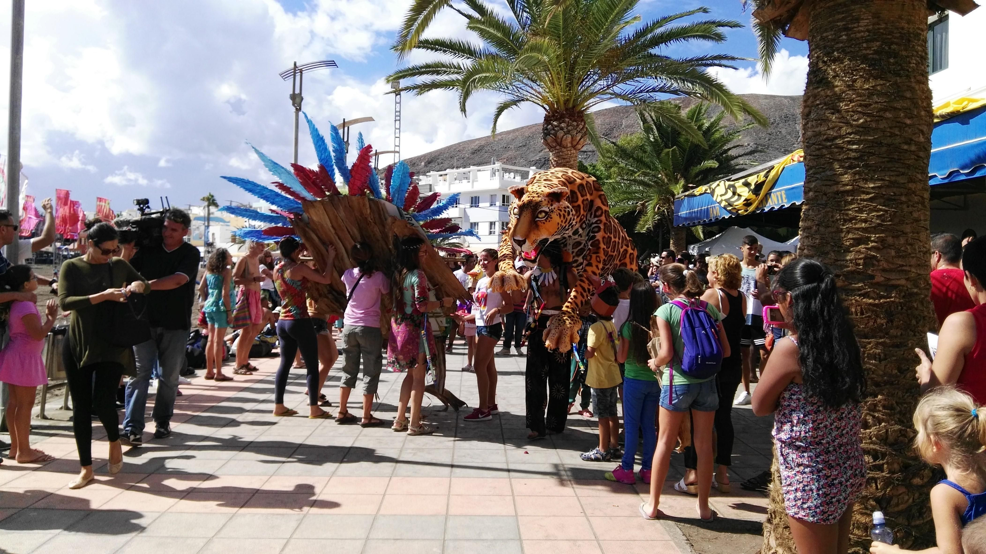 Pasacalles WOMAD Fuertventura (Nidia García)