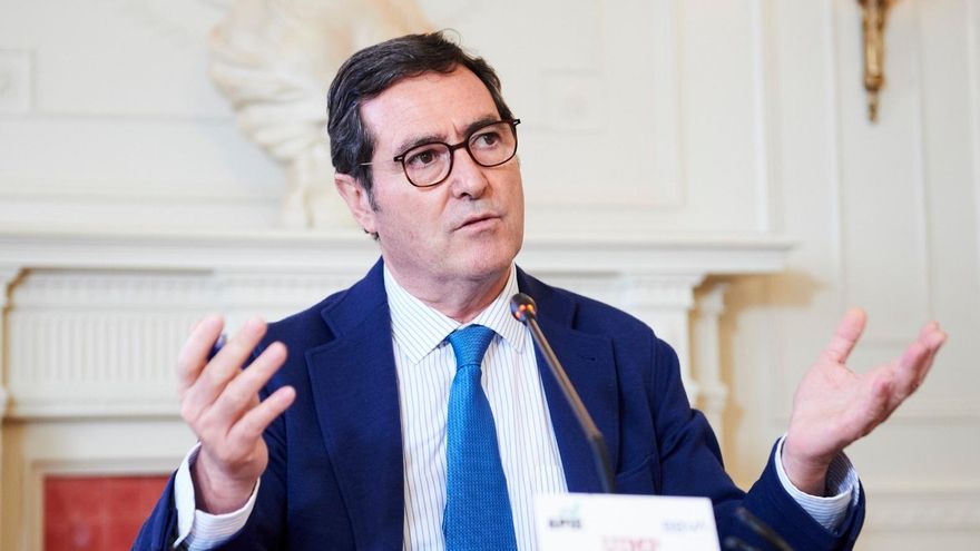 El presidente de CEOE, Antonio Garamendi, en el seminario 'La economía de la pandemia' organizado por APIE y BBVA en la UIMP de Santander.