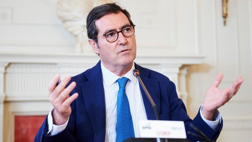El presidente de CEOE, Antonio Garamendi, en el seminario 'La economía de la pandemia' organizado por APIE y BBVA en la UIMP de Santander.