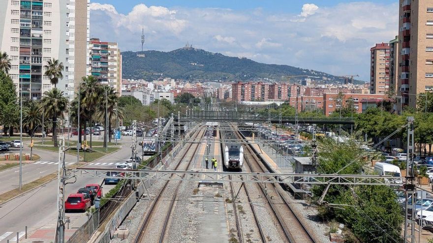 Trenes de Cercanías, parados en Barcelona durante el apagón.