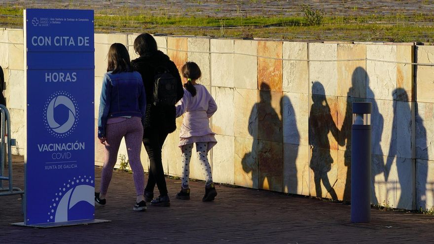 La Xunta de Galicia da por finalizada la inmunización contra el coronavirus y cerrará los 'vacunódromos'