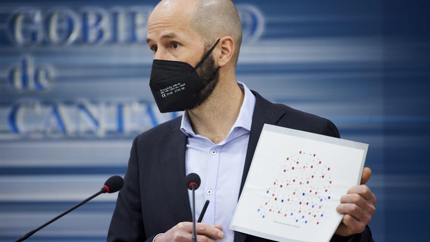 El director general de Salud Pública, Reinhard Wallmann, en una rueda de prensa.