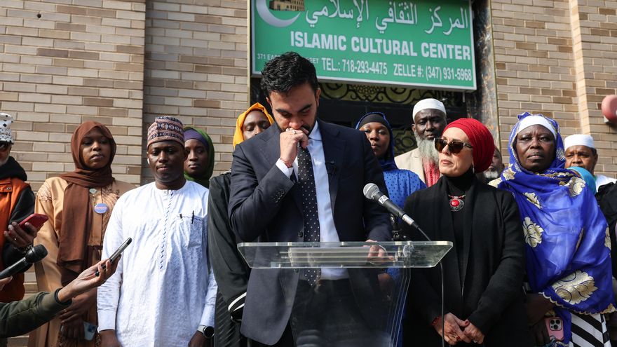 La emocionada respuesta de Mamdani a la islamofobia de sus rivales: "Ya no me buscaré en las sombras, me encontraré en la luz”