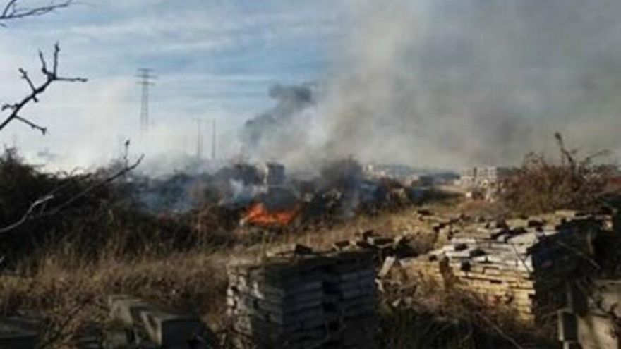 Incendio en Navatejera, zona próxima a Hospitales.