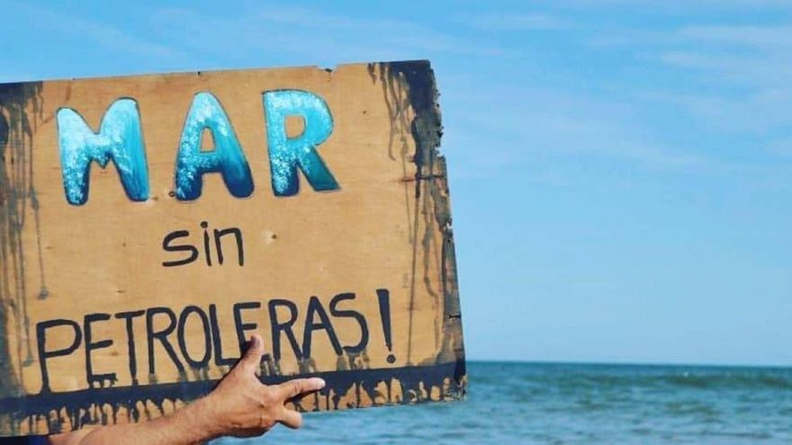 “Atlanticazo”: protesta en ciudades de la Costa bonaerense contra la explotación petrolera en Mar del Plata
